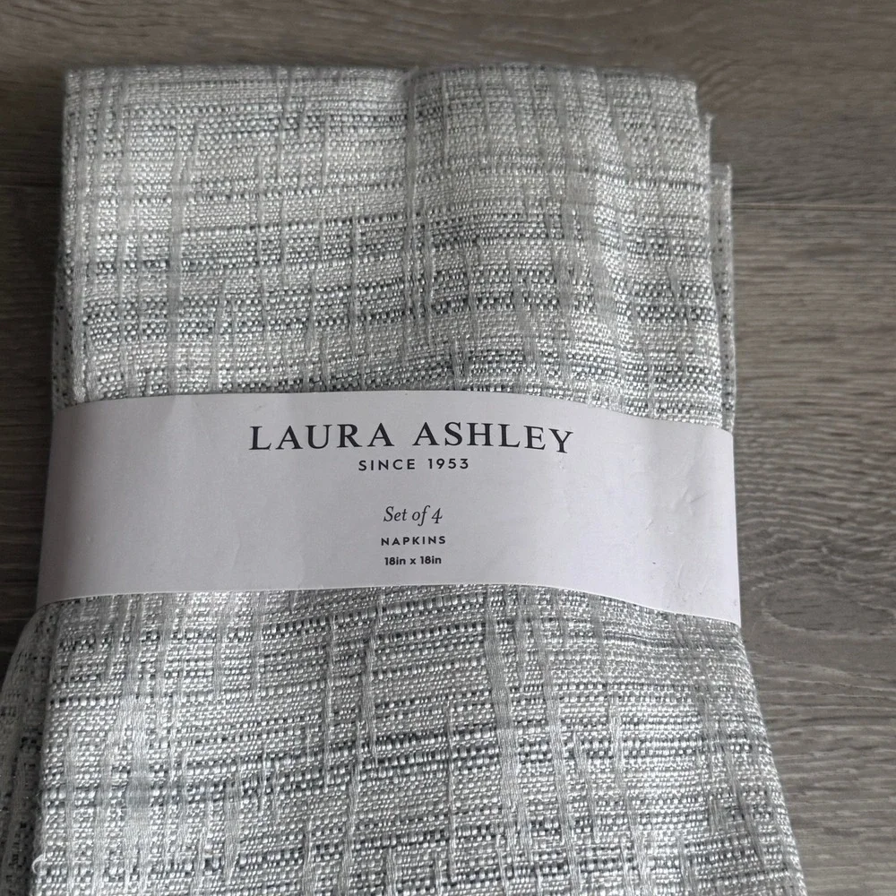 Laura Ashley Set of 4 Woven Cloth Napkins Light Gray White 18x18 Square NWT